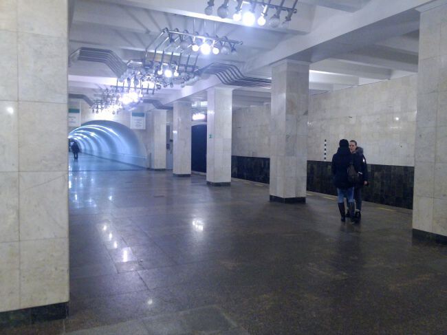 В метро