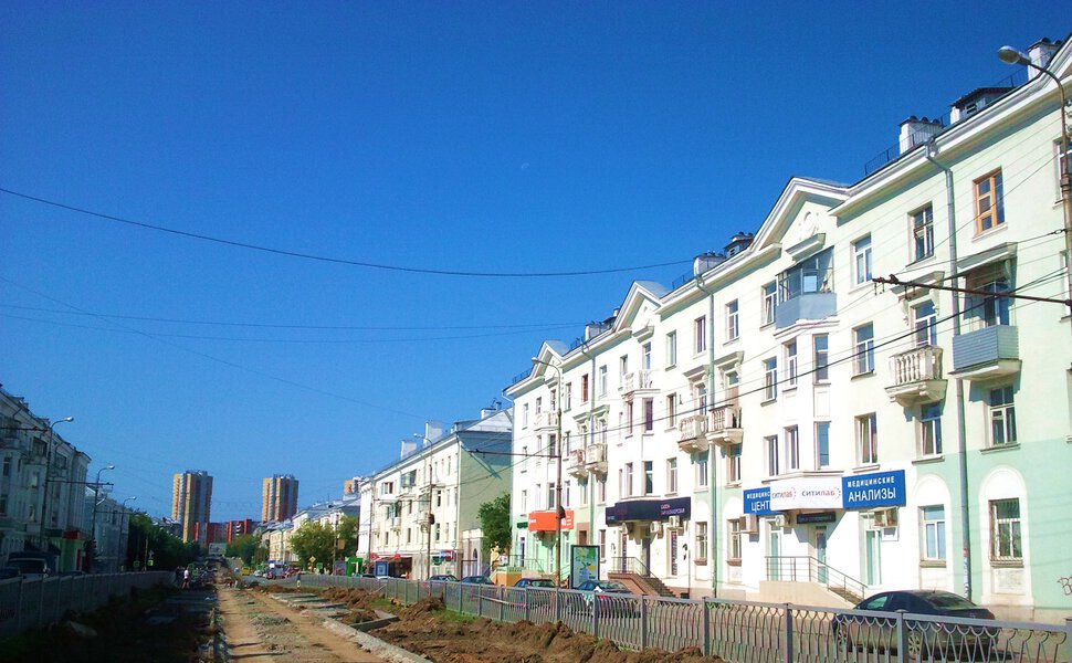 По солнечной улочке
