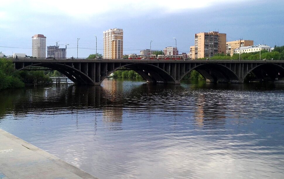У мостика