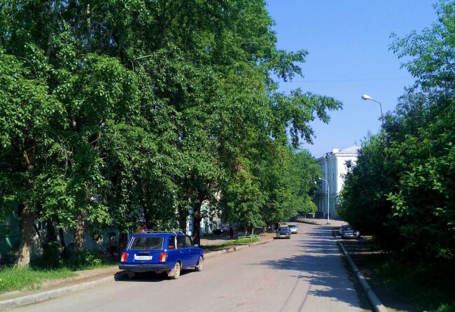 По городу