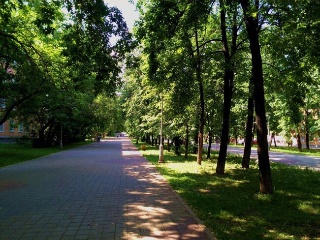 По городу