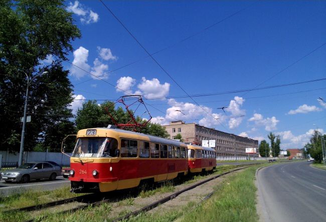 На трамвае по городу