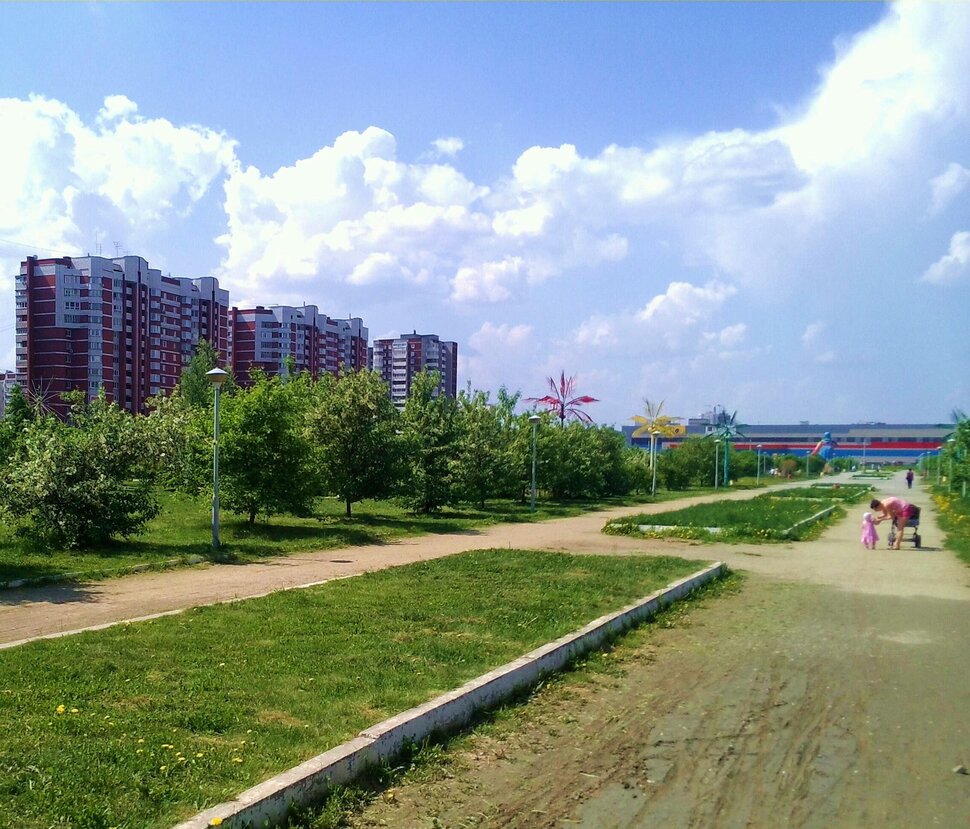 В мае по бульвару