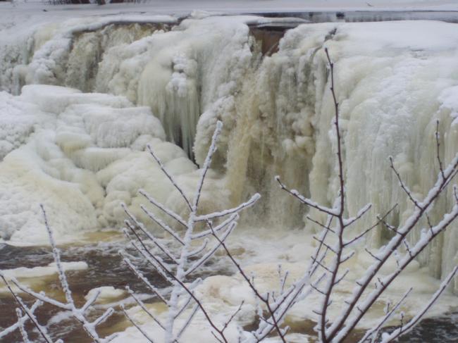 Замёрзший водопад