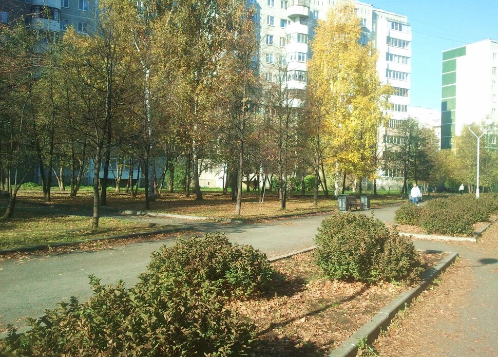 По бульвару в октябре