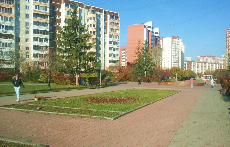 По бульвару