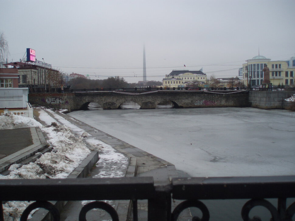 Набережная Екатеринбурга. Строгая красота