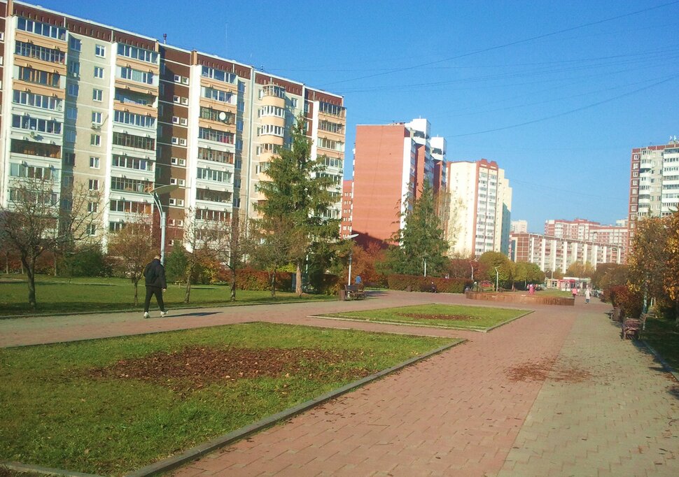 По бульвару