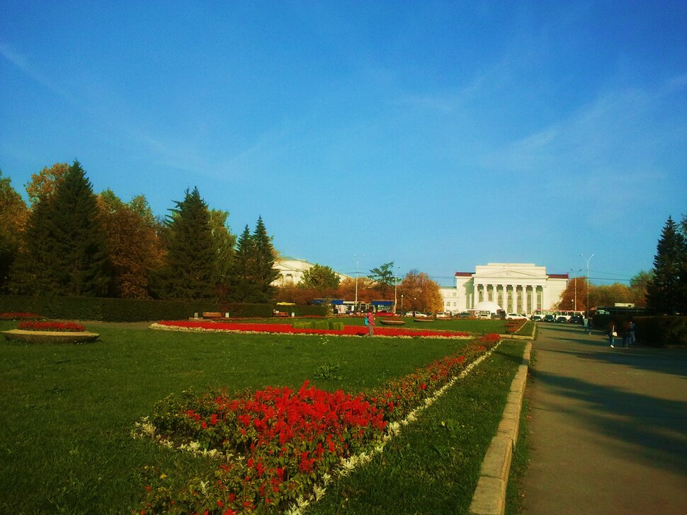 По главному проспекту