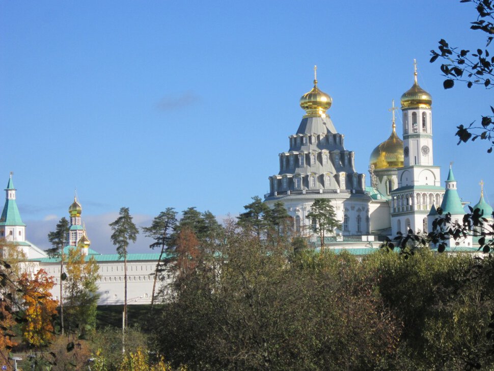 Вид на Воскресенский монастырь