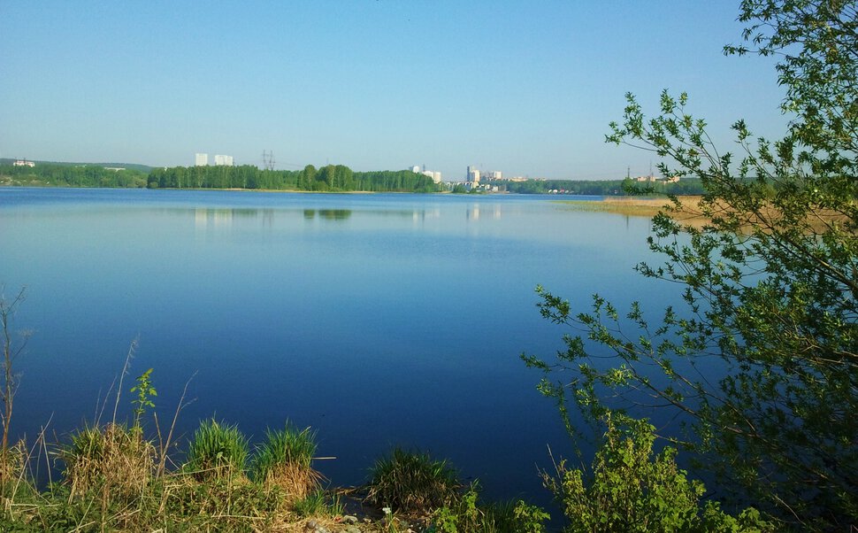 В тихий день у реки