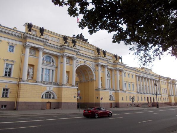 Прогулка по Петербургу - Сенат и Синод