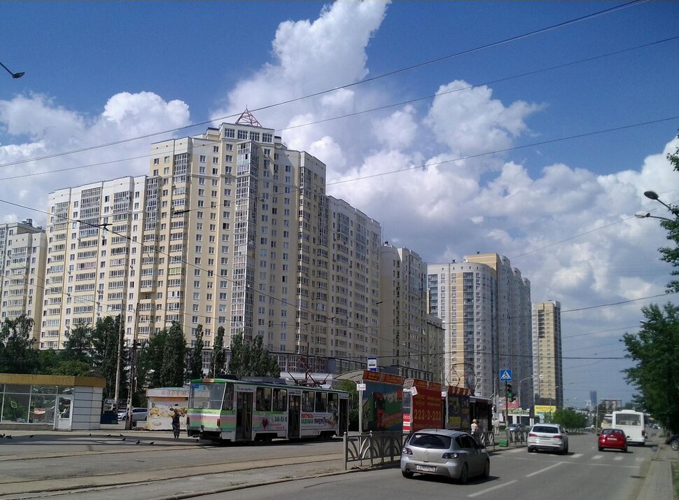 По проспекту