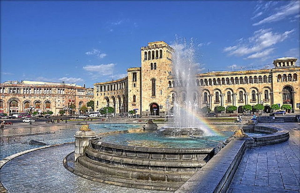Р.А. г.Ереван, центр, фонтан цветомузыкальный