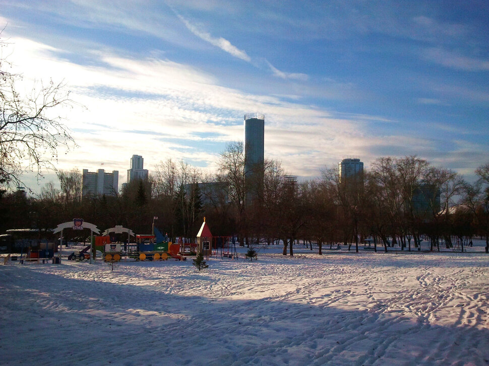 В заснеженном парке