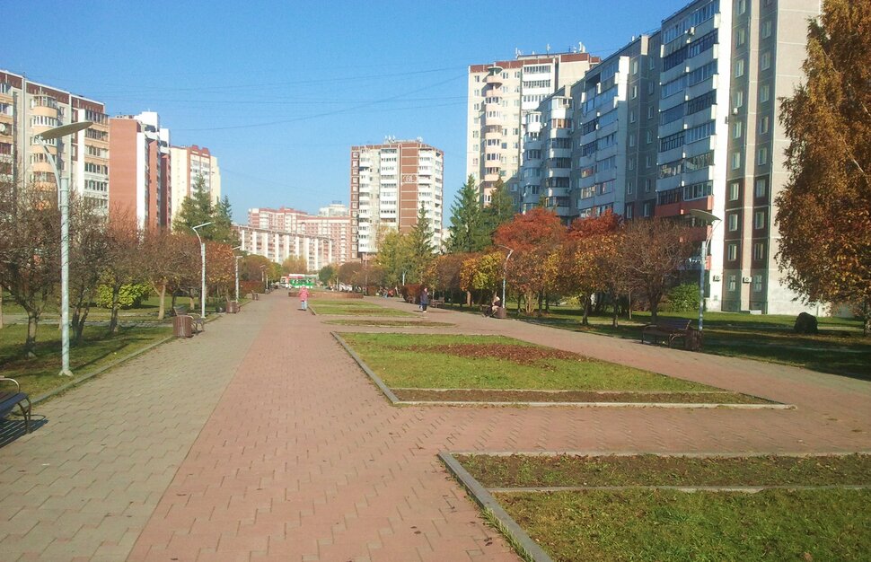 По бульвару
