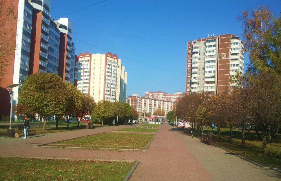 По бульвару