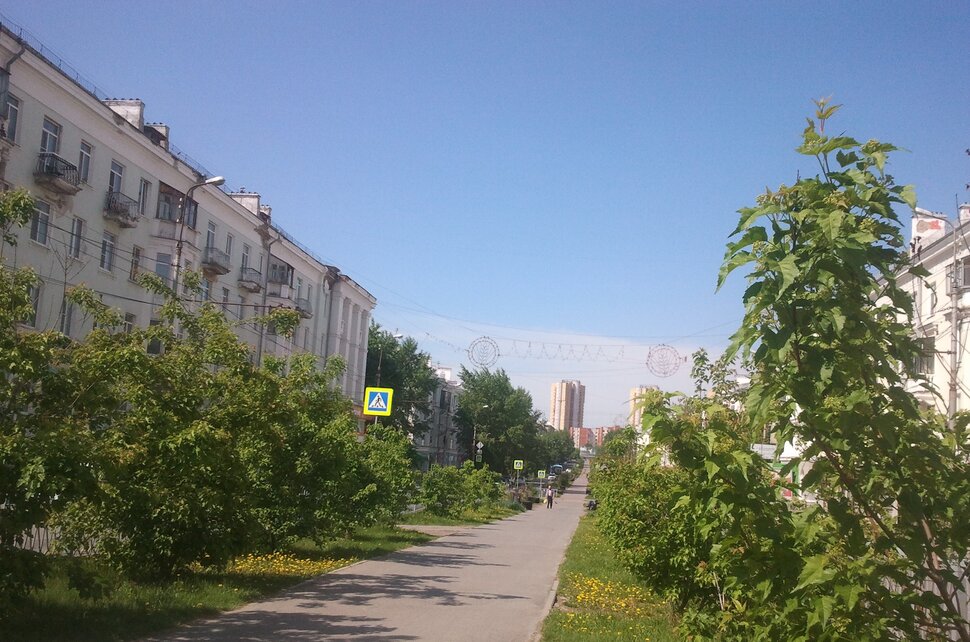 По бульвару