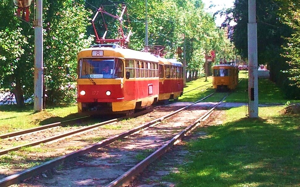 По проспекту