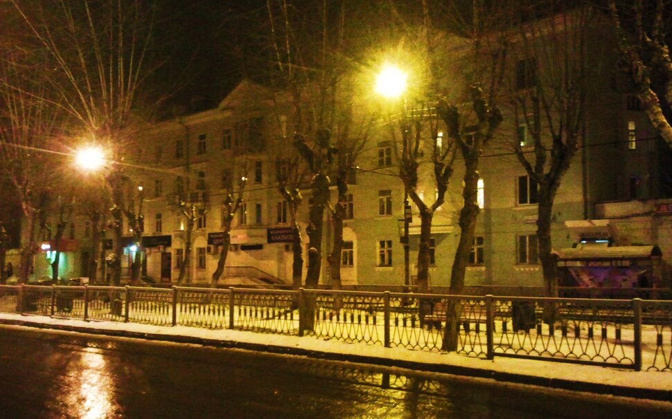 По ночной улочке