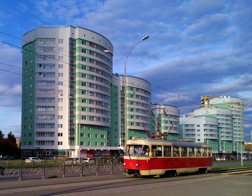 По улице Шварца