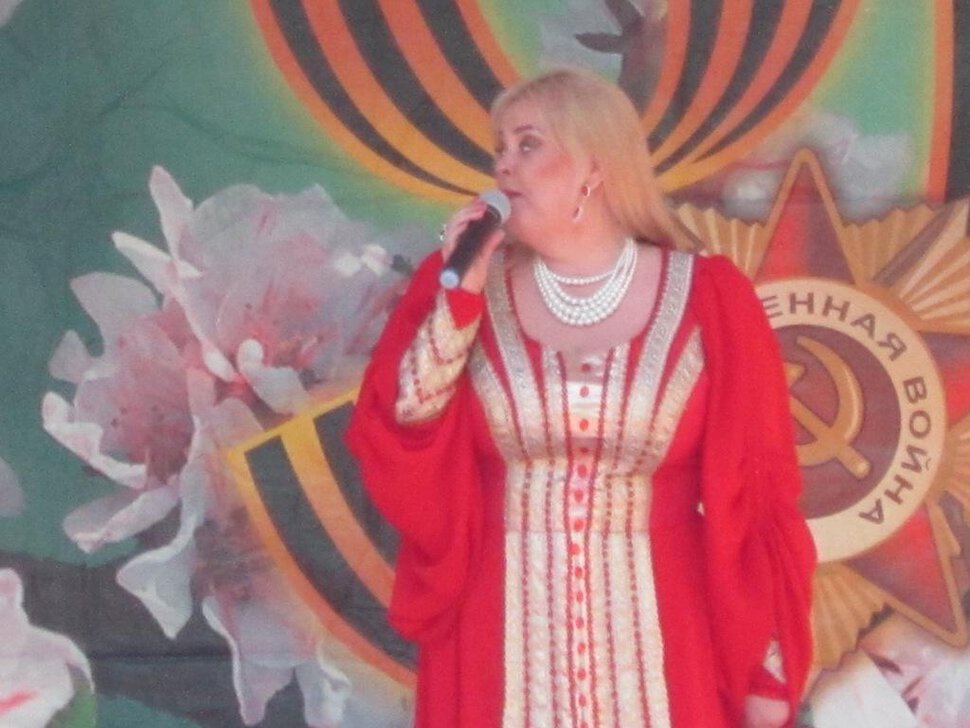 9 мая. Поёт Наталья Рыжова