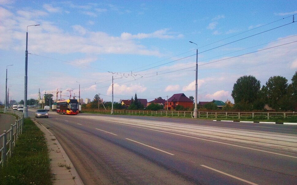По проспекту
