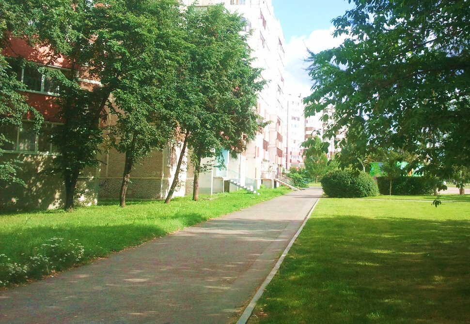 По бульвару