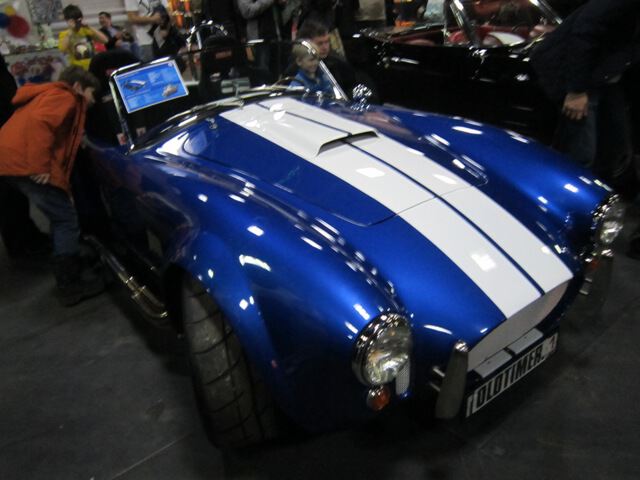 Спортивный автомобиль AC Cobra