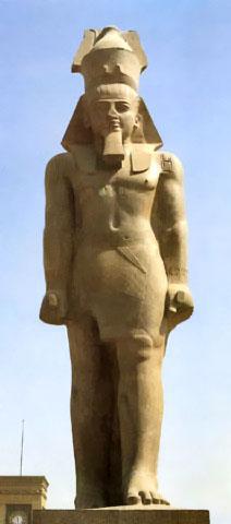 Статуя Рамзеса II