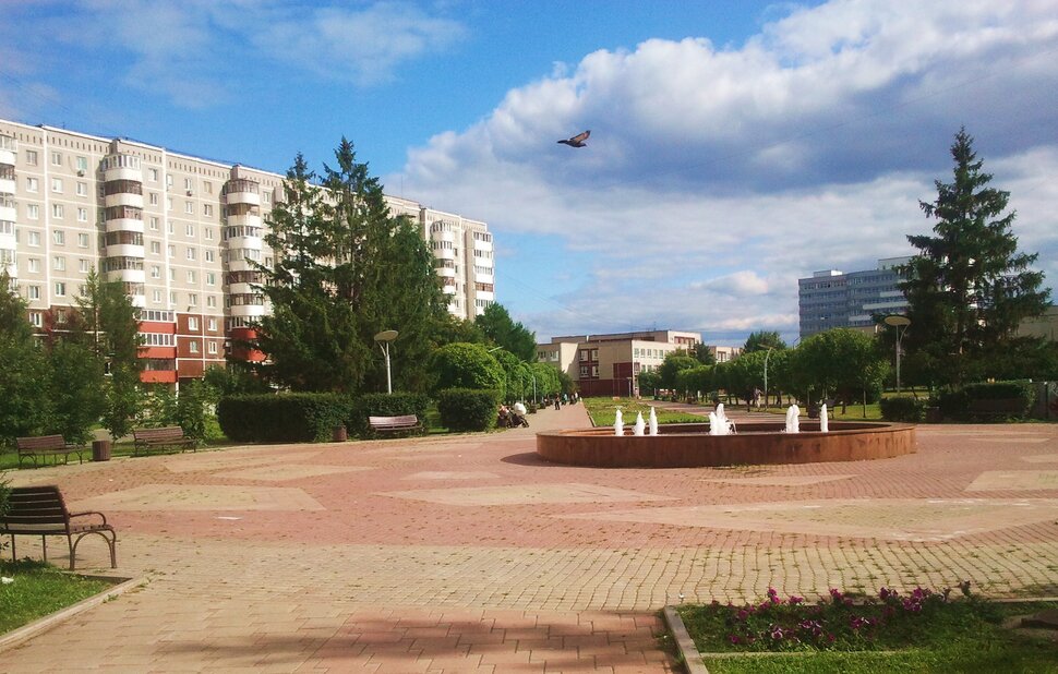 По бульвару