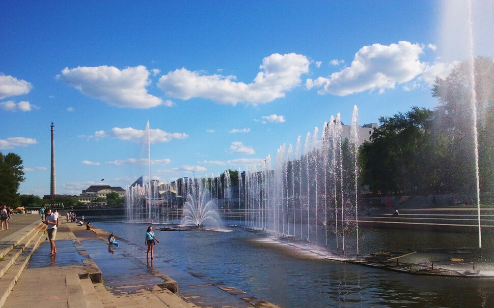 В жаркий день у реки