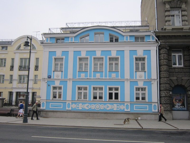 Голубой дом