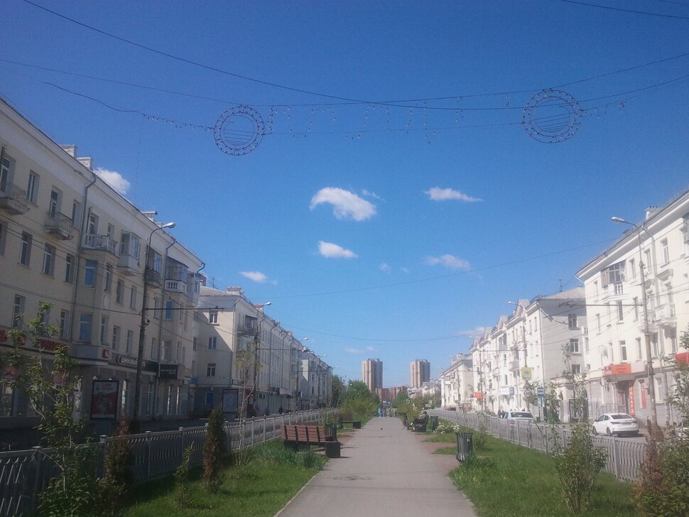 По бульвару