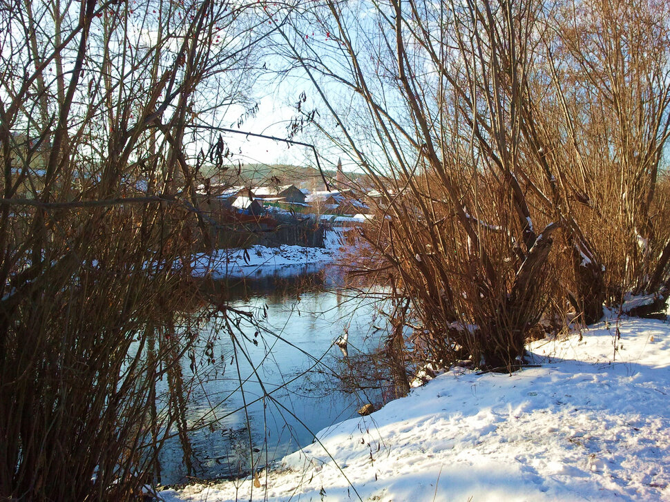Река и зима
