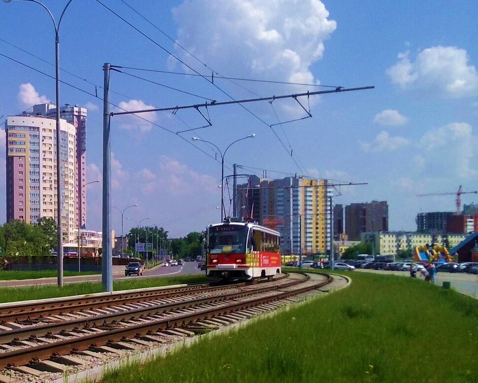 По проспекту