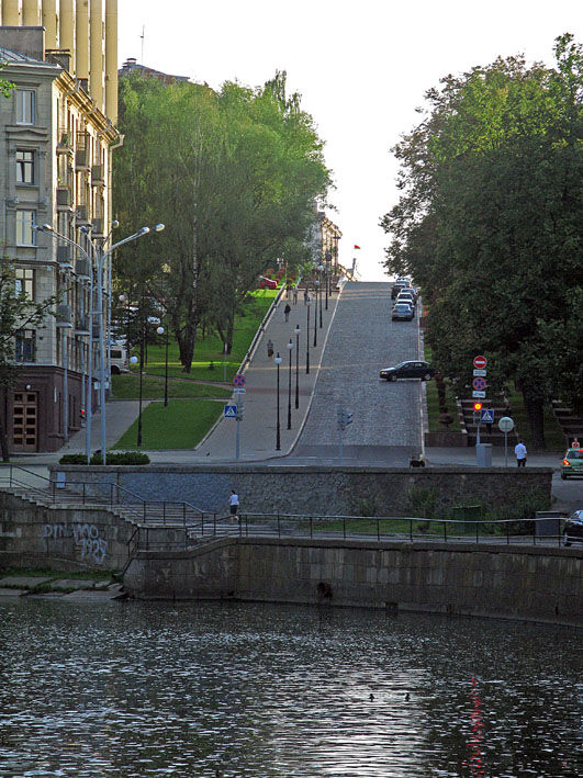 вид с моста на улицу Карла Маркса