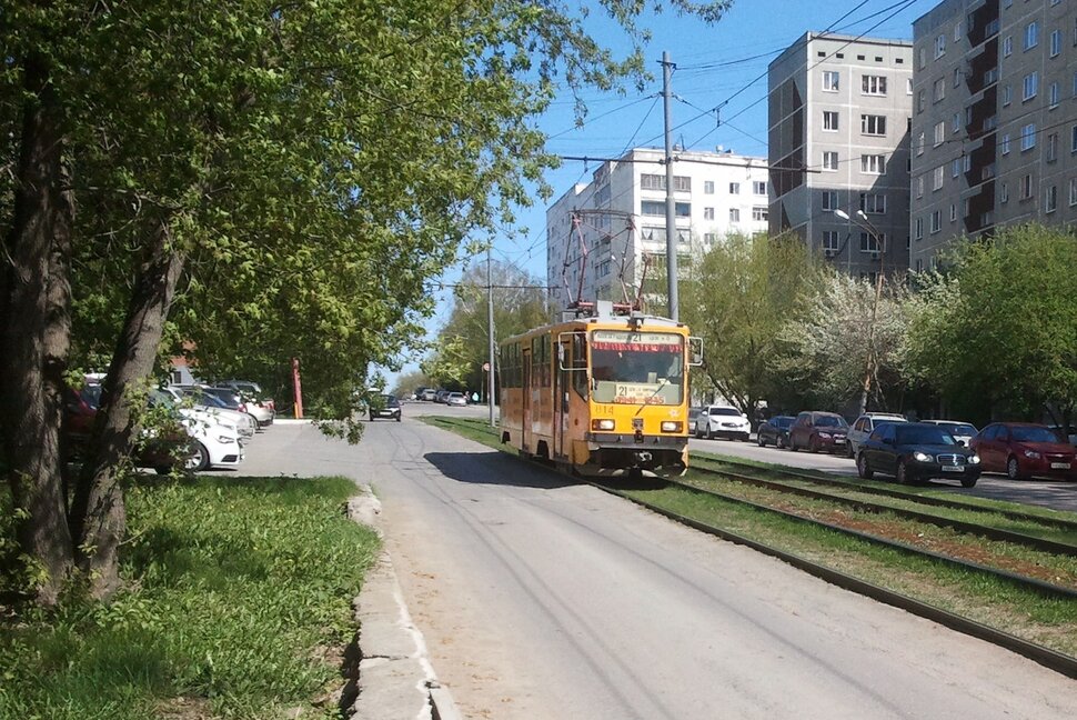 По проспекту