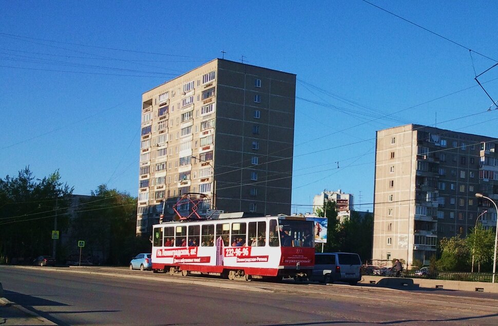 По проспекту