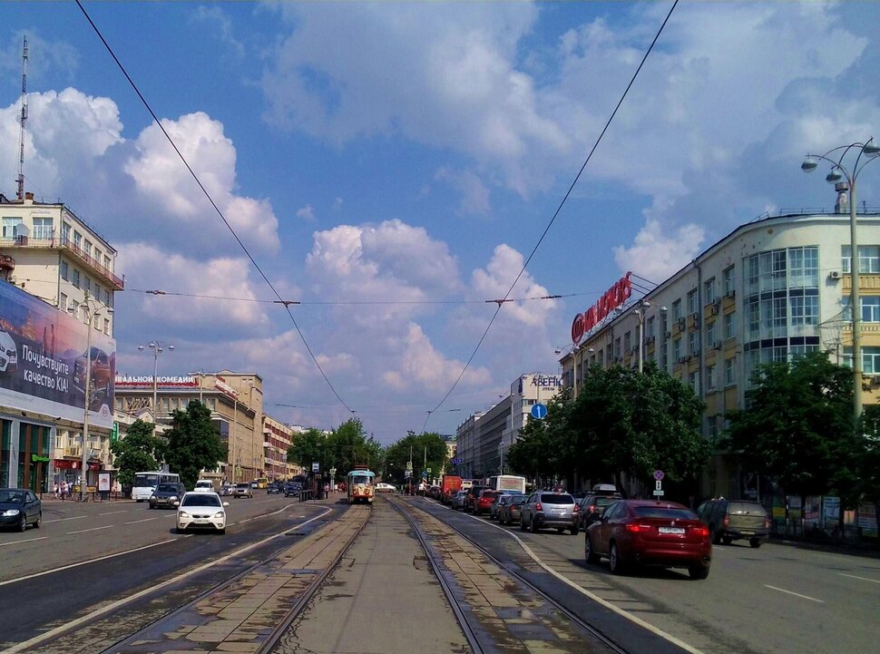 По главному проспекту