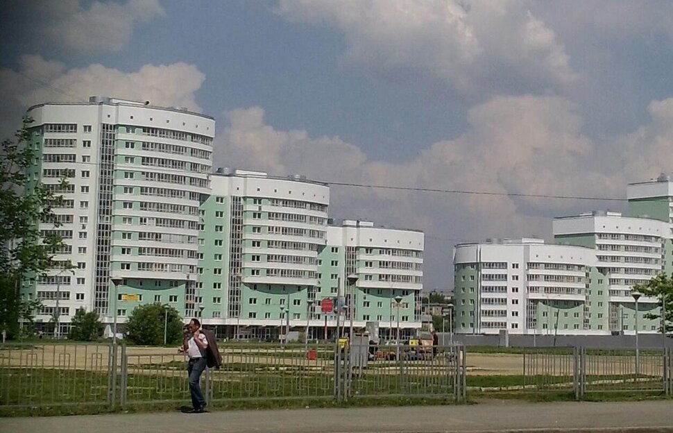 По проспекту