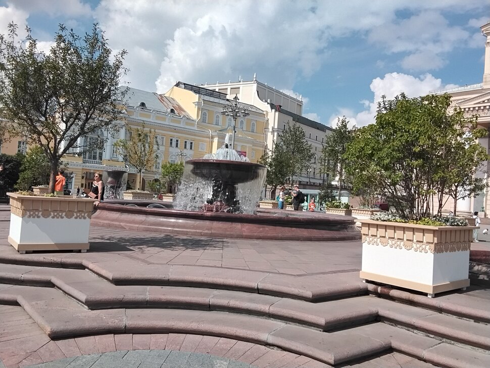 Фонтан у Большого театра