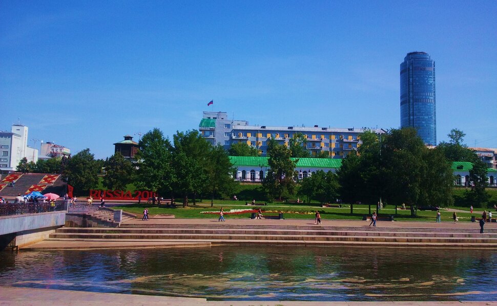 В сквере