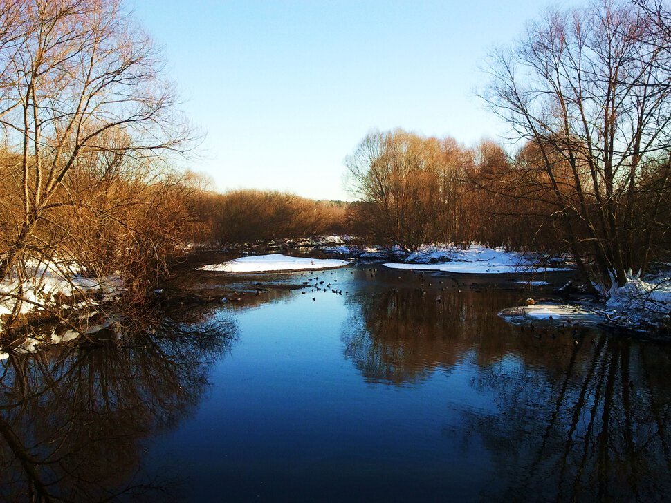 По реке зимой