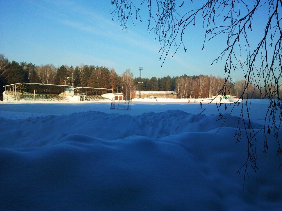 Стадион и снег