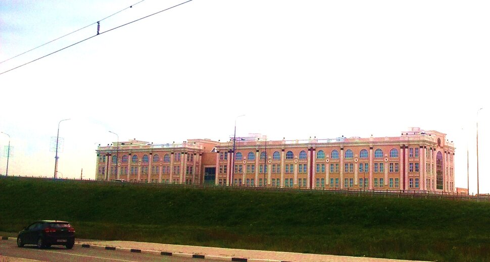 По проспекту