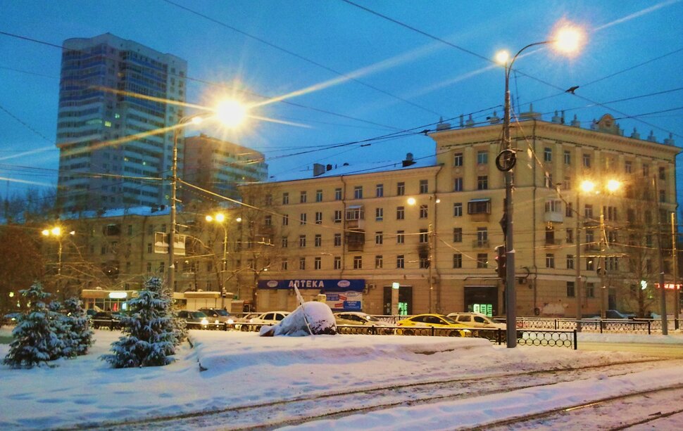 По проспекту