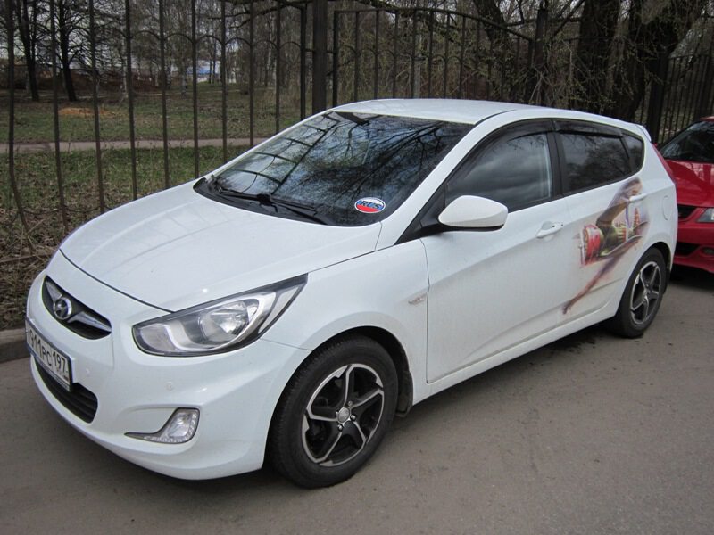 Белый Hyundai
