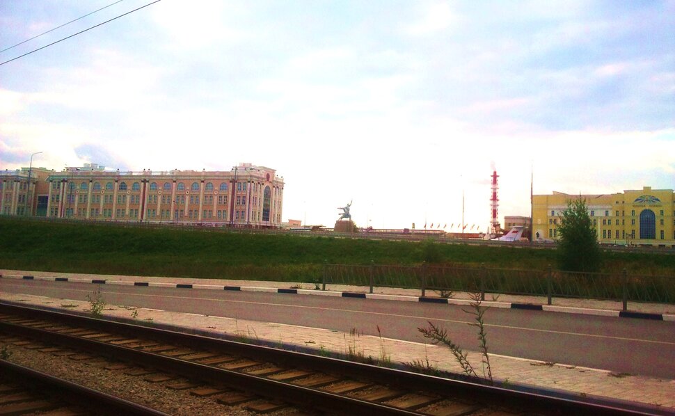 По проспекту