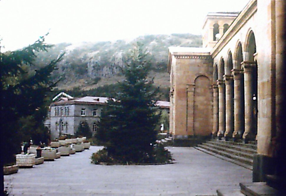 Галерея, г. Джермук, Армения